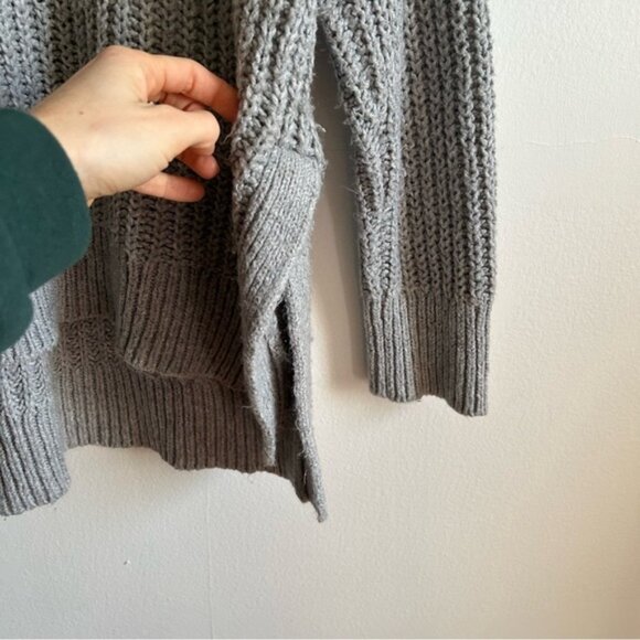 Aerie Grey Chunky Knit Relaxed Sweater - Picture 4 of 8